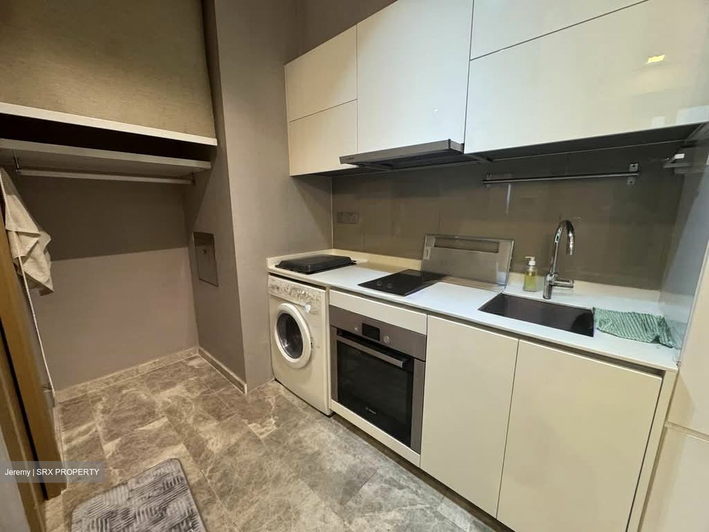 Skyline Residences (D4), Condominium #569681131